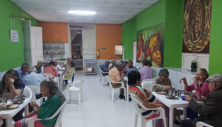 En aras de ahorrar energía, el hogar de los abuelos de Ocaña se pone a tono con la tecnología.