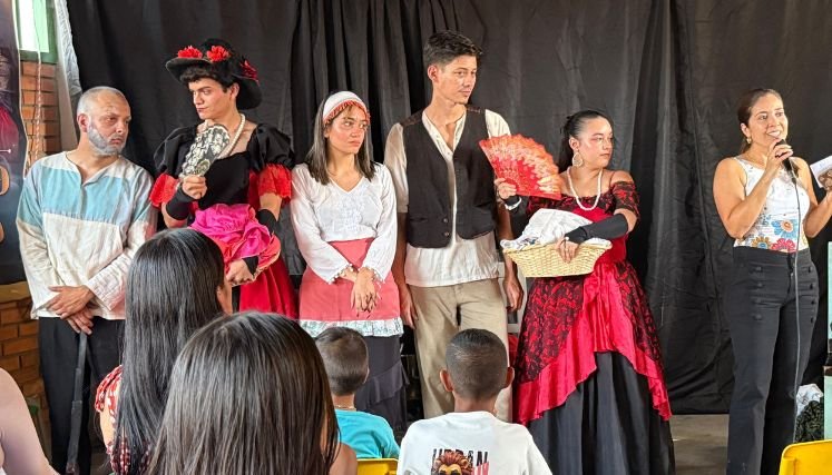 Una herramienta para fortalecer la convivencia pacífica de los pueblos corresponde a las artes dramáticas en la transformación del pueblo.