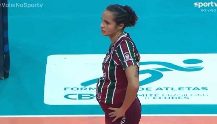 EMBARAZADA VOLEIBOL