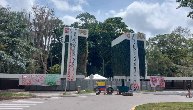 Parálisis total existe en la universidad Francisco de Paula Santander, seccional Ocaña debido al inconformismo de la comunidad estudiantil.