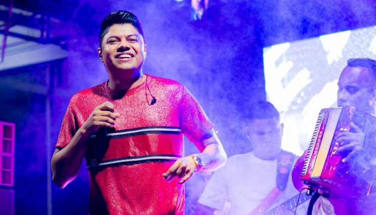 Elver José Díaz Padilla, mejor conocido como ‘Che’ Díaz, lanza su primer álbum. 