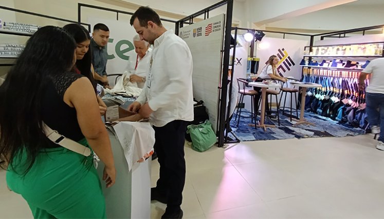 Empresarios de las confecciones. / Foto Leonardo Favio Oliveros-La Opinión