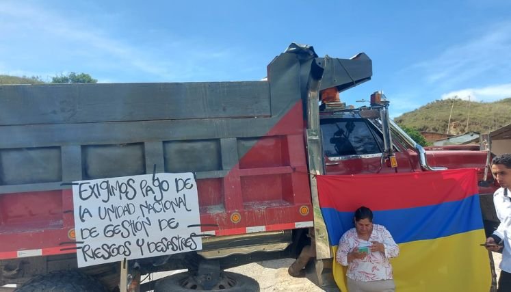 El gremio transportador reclama al Gobierno nacional el pago de la deuda por el arreglo de las vías.