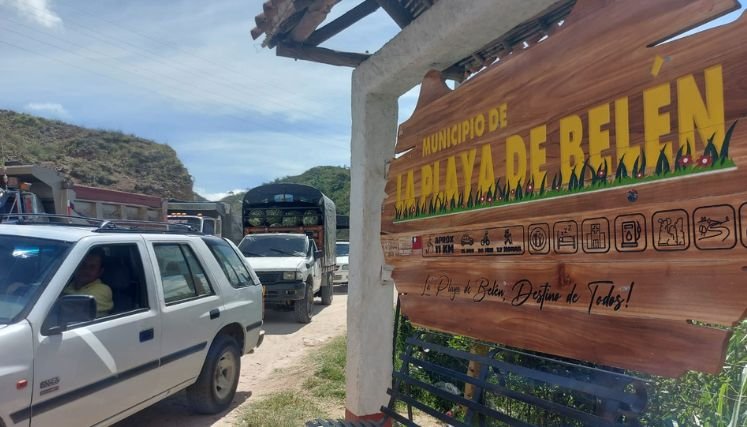 El gremio transportador reclama al Gobierno nacional el pago de la deuda por el arreglo de las vías.
