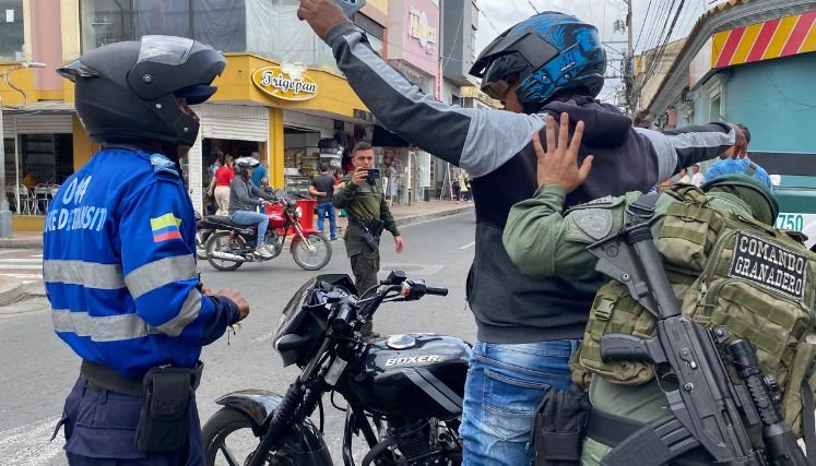 Los taxistas piden aplicación de las normas vigentes.