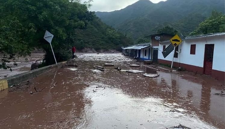 Damnificados de El Tarrita esperan desentrabar los trámites para el reasentamiento humano.