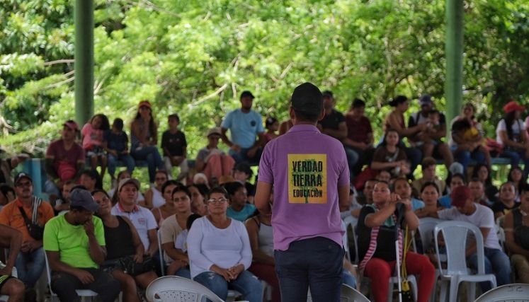 Una caravana humanitaria recorre la zona del Catatumbo para verificar los acuerdos.