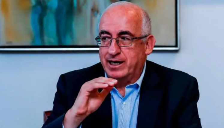  Leonardo Villar