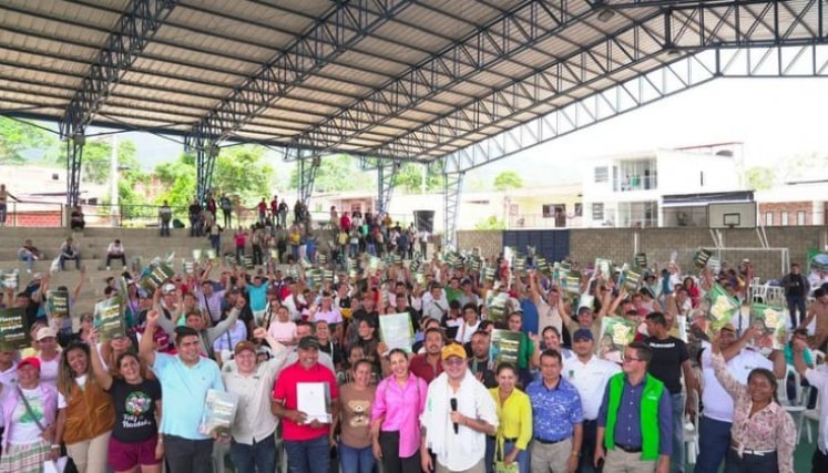 Entrega de propiedades a campesinos en el municipio de Sardinata
