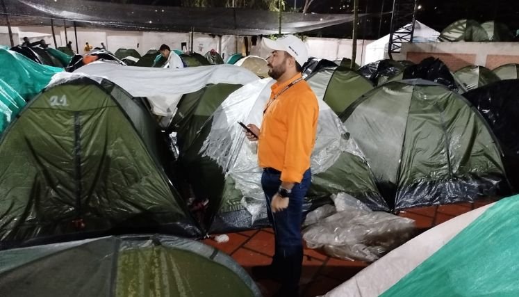 Es imperativo, desplazados deben abandonar el coliseo cubierto Argelino Durán Quintero de Ocaña.