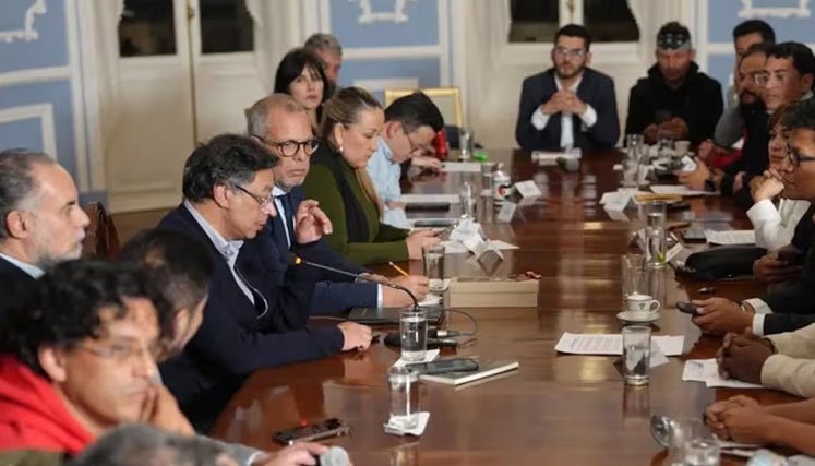 reunion-presidencial-influencers