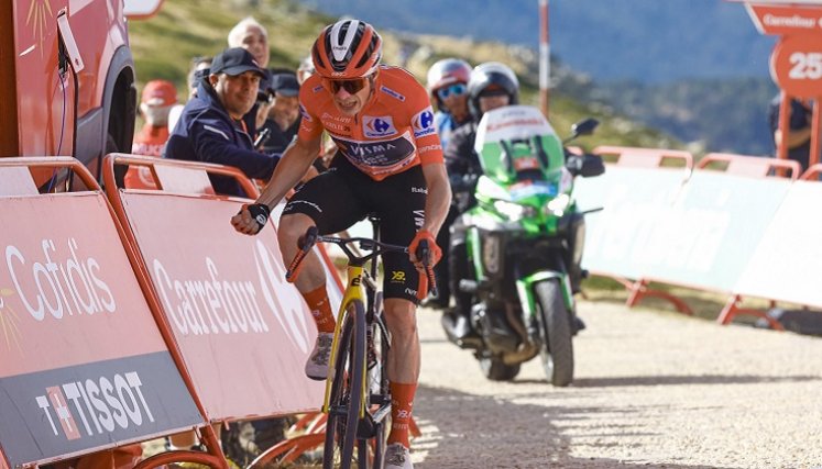 Jonas Vigengaard  se adjudicó la penúltima de la Vuelta a España con llegada en la Bola del Mundo. 