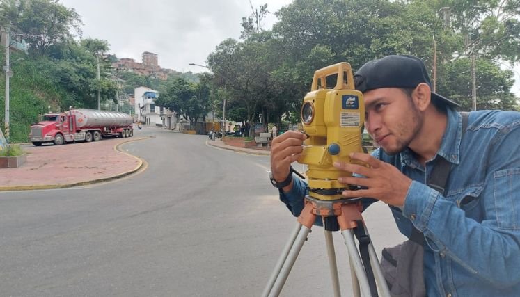 Un sistema de semaforización será instalado a la entrada del anillo vial El Lago-Landia-Juan XXIII.