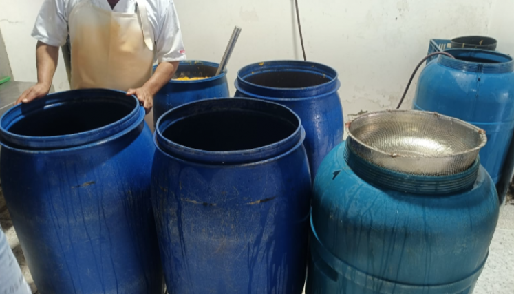Canecas para el almacenamiento de agua.