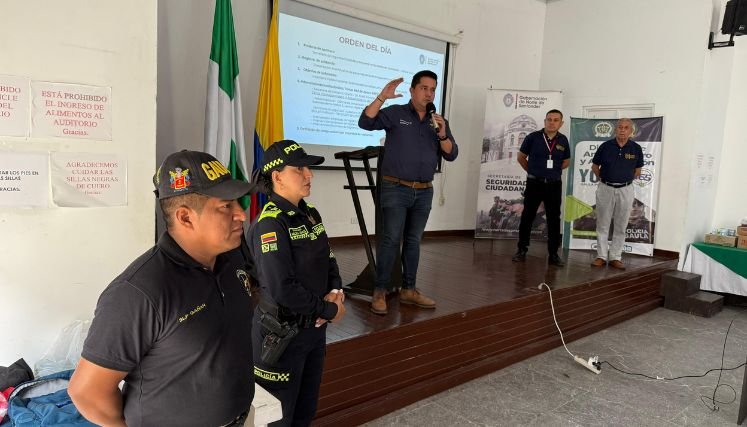 El Gaula se toma la plaza de mercado para brindar seguridad a los comerciantes de Ocaña.