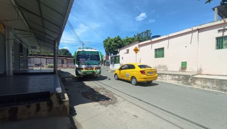 Cráteres en Los Patios, afectan la movilidad de transporte público