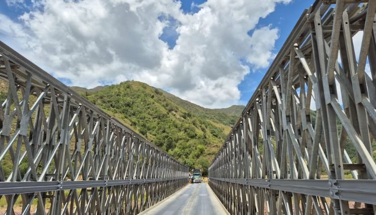 Ante la falta de entendimiento damnificados de la vereda El Tarrita bloquean la carretera Ocaña-Cúcuta.