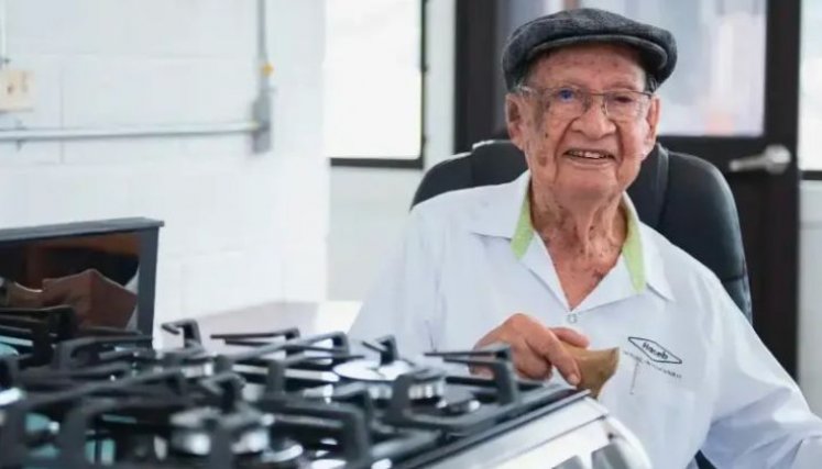 FUNDADOR DE HACEB 