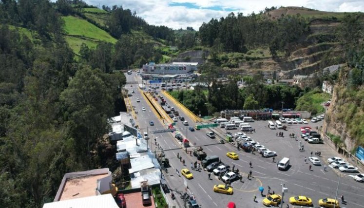 FRONTERA DE COLOMBIA Y ECUADOR 