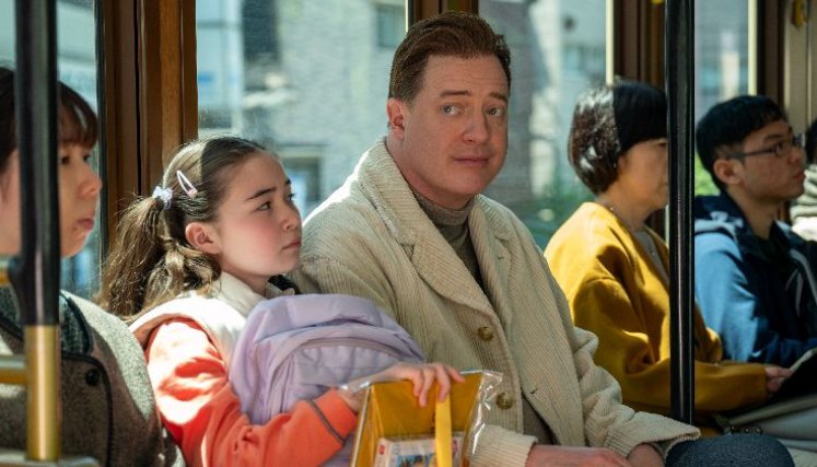 Brendan Fraser se reinventa en Japón con ‘Familia en Renta’.