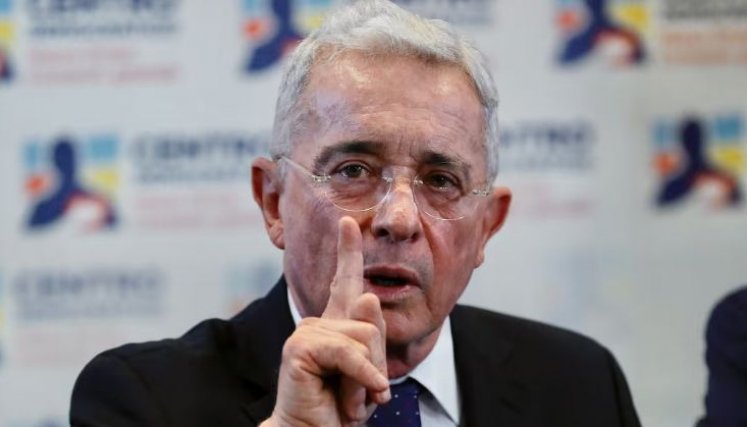ÁLVARO URIBE 