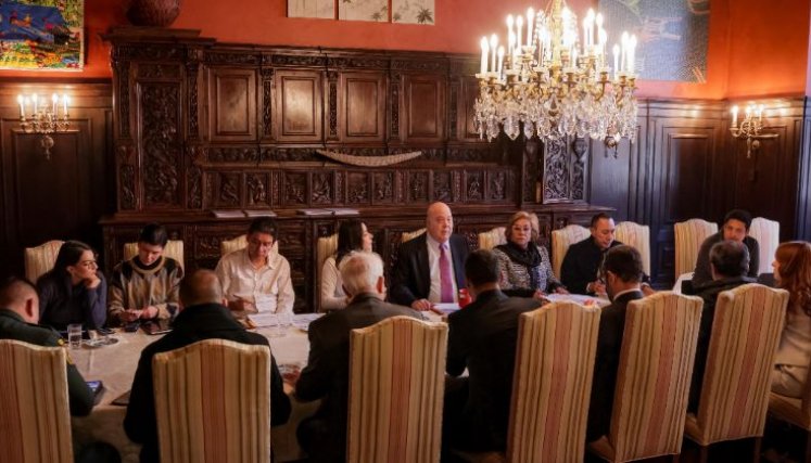 “NO SABEMOS QUÉ PASE, PERO SOMOS POSITIVOS”: MINISTROS POR CUMBRE PETRO TRUMP