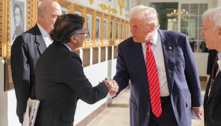 SALUDO ENTRE PETRO Y TRUMP 