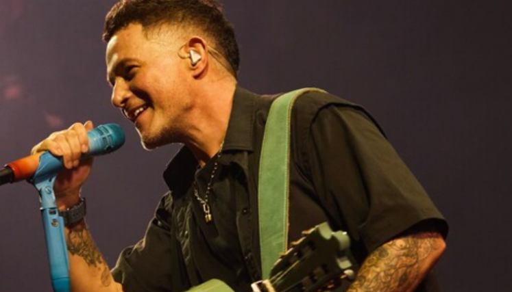 Alejandro Sanz.