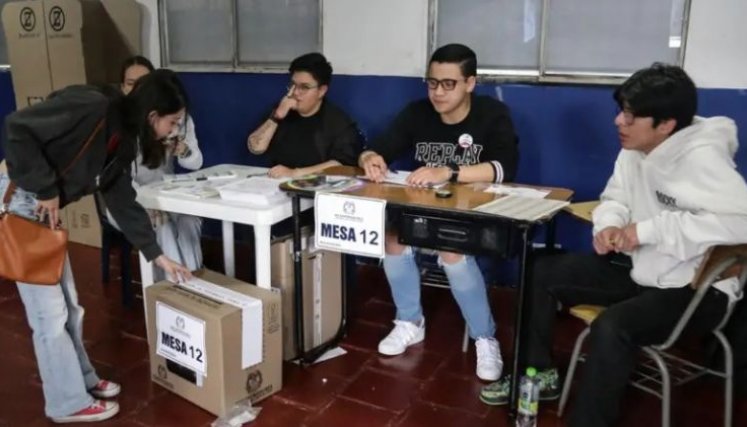 JOVENES URNAS 