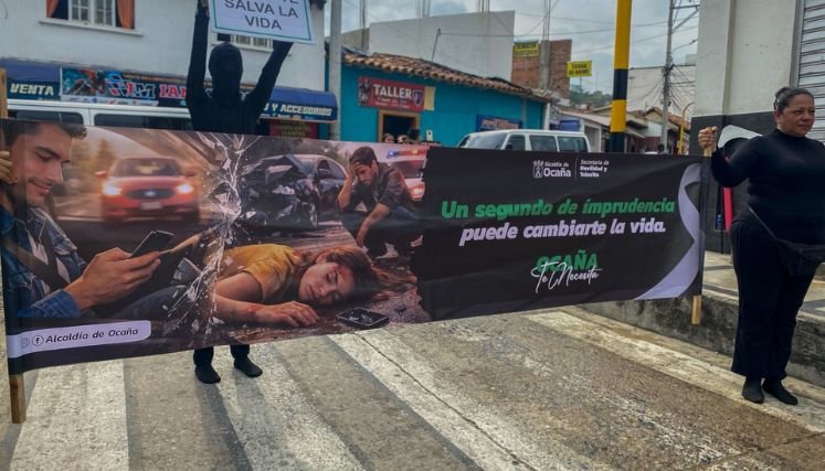 Mediante el teatro callejero se busca crear conciencia y bajar los índices de accidentalidad en Ocaña.