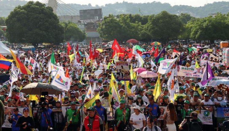 Unas 12.000 personas asistieron a la Plaza de Banderas para recibir a Ivan Cepeda Castro/Foto: Carlos Ramírez