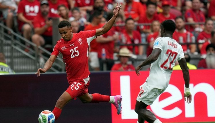 Suiza en un buen partido derrotó  a Canadá, coanfitriona del Mundial.