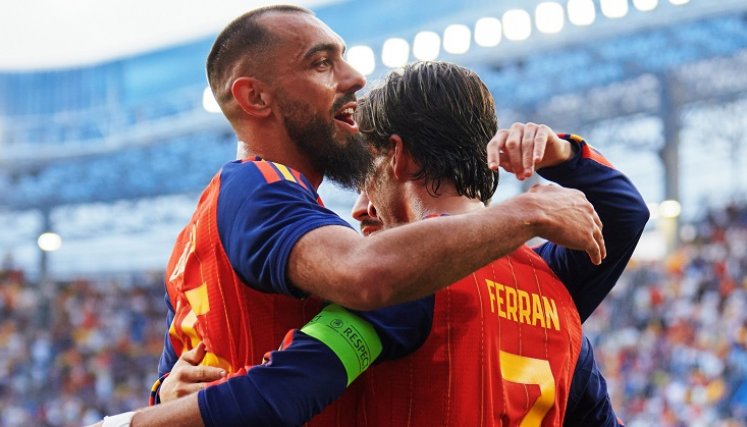 Una España distinta a la del Mundial empata con Irak De la Fuente hizo debutar a ocho jugadores.