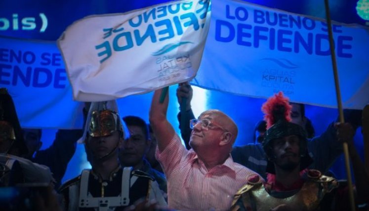 El gerente general de Aguas Kpital Cúcuta, en un acto de defensa del acueducto./Foto: Cortesía