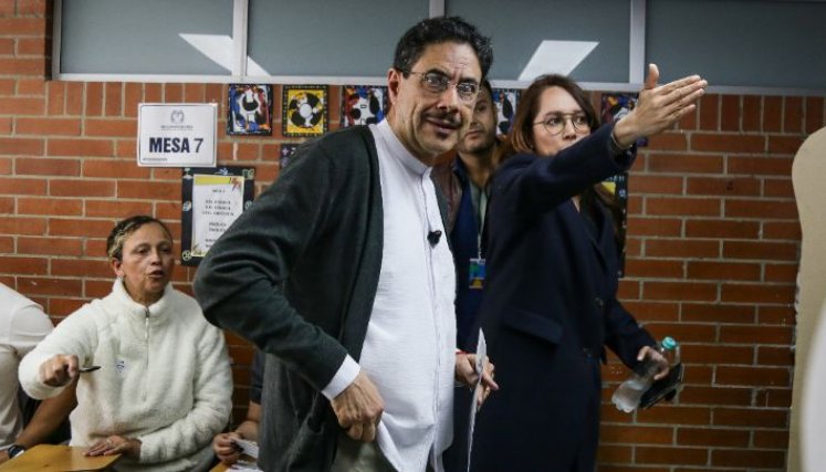 El candidato del Pacto Histórico Iván Cepeda cuando votó en la primera vuelta./Foto archivo
