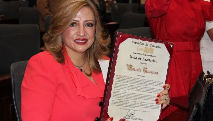 La abogada ocañera Marcela Quintero recibió una Nota de Exaltación de la Cámara de Representantes./Foto Cortesía