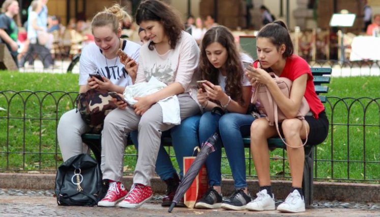 Reino Unido prohibirá las redes sociales a menores de 16 años