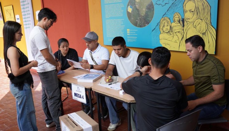 Un país dividido entre derecha e izquierda, es el que deja la primera vuelta presidencial
