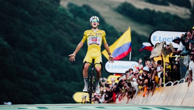 Tadej Pogacar volvió a destrozar el Tour el imponerse en la etapa 14. 