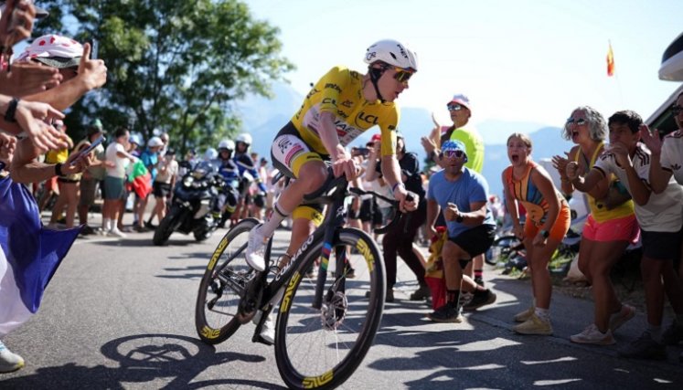 El esloveno Tadej Pogacar (UAE) alcanzó su cuarta victoria en el Tour.