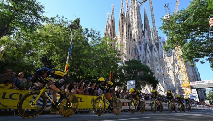El equipo Visma ganó la contrarreloj por equipos de la primera etapa del Tour de Francia.