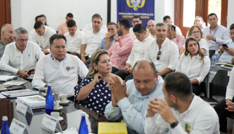 Seis alcalde del departamento llevaron la representación de sus demás colegas ante el presidente electo Abelardo de la Espriella/Foto cortesía Juan Pablo Bayona