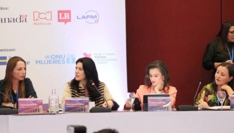 MUJERES EN LAS EMPRESAS 