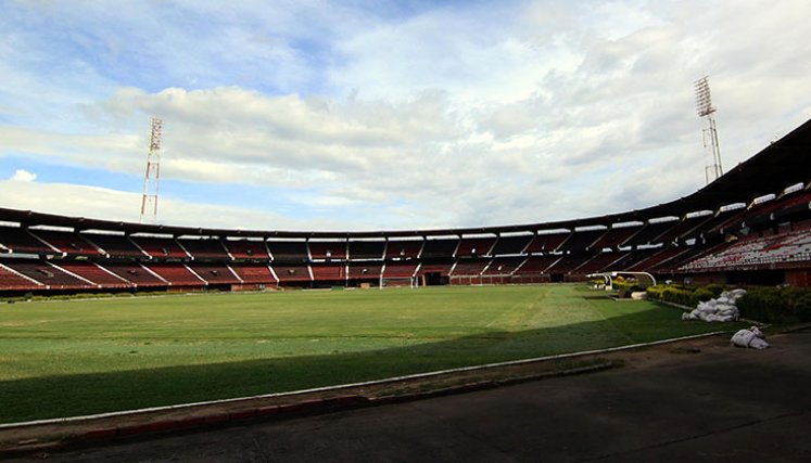 Luminarias del estadio General Santander. 