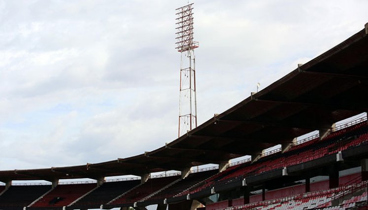 Luminarias del estadio General Santander. 