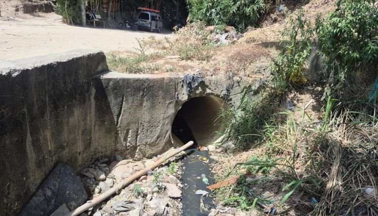 Moradores del asentamiento humano Tierra Santa denuncian contaminación ambiental.