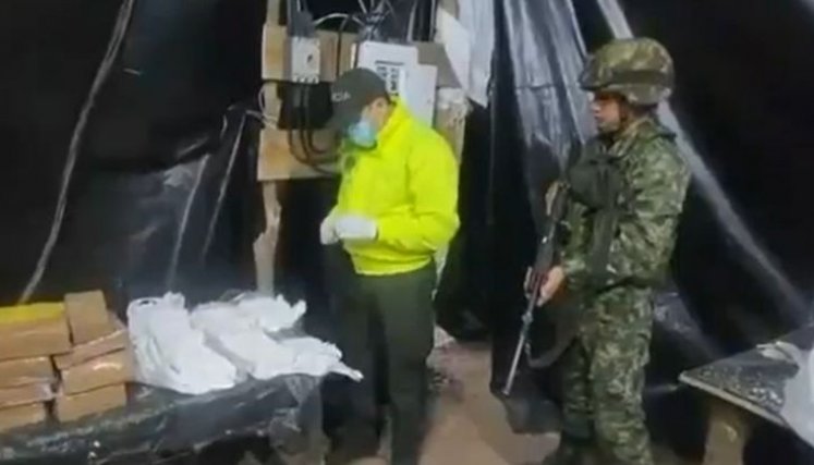 Ejército destruye laboratorio del ELN y halla 1.836 kilos de cocaína en Cauca
