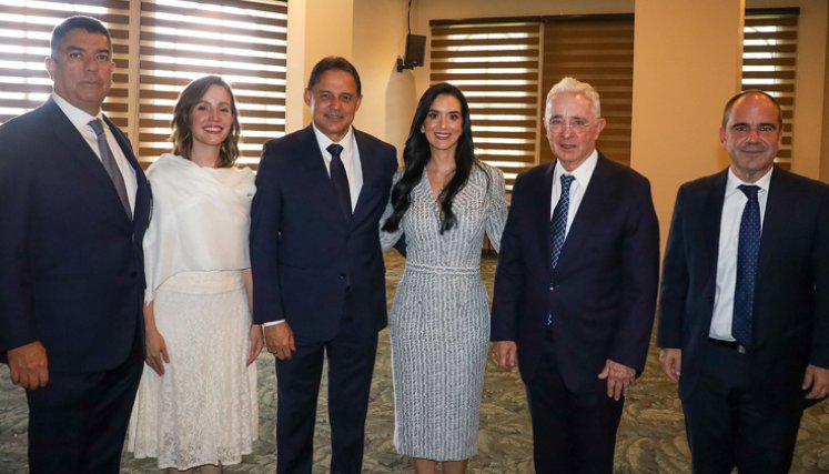 EXPRESIDENTE URIBE IRÁ CON PRESIDENTE DEL SENADO A POSESIÓN DE DE LA ESPRIELLA