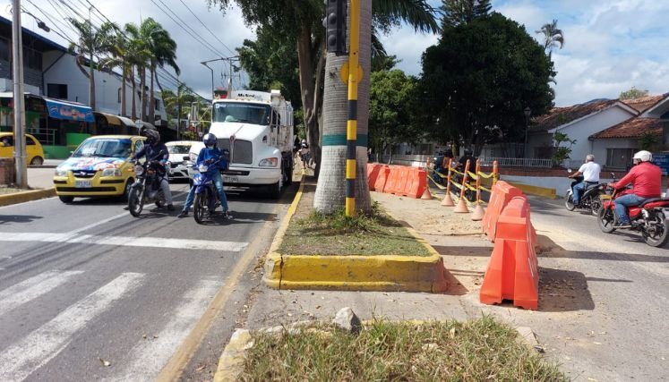 Los dirigentes aprovecharán la visita de la ministra de Transportes para recordar la construcción de la variante.
