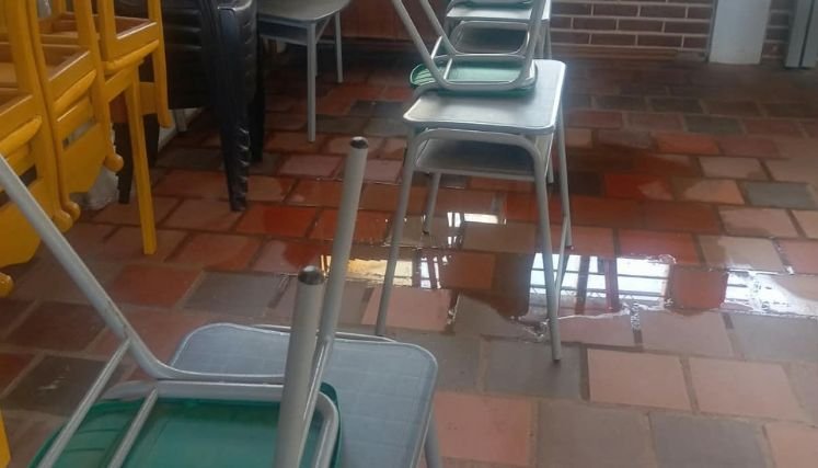 Irónicamente cuando se declara la calamidad pública por la falta de agua, en el corregimiento de Aspasica, un vendaval levanta techos de las viviendas y afecta cultivos.